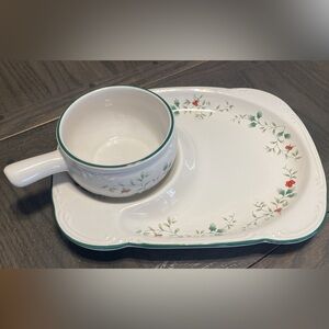 Pfaltzgraff Winterberry Chip and Dip Set